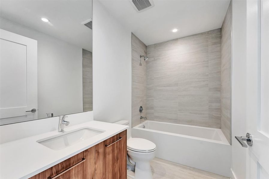 Furnished interior view inside a new home in , Fort Lauderdale (Image 13).