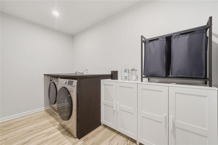 Furnished interior view inside a new home in Riverwood, Dallas (Image 8).