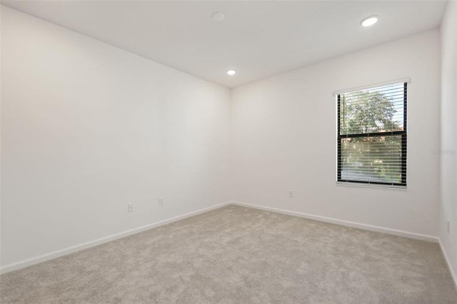 Spacious, unfurnished interior of a new home in , Orlando (Image 43).