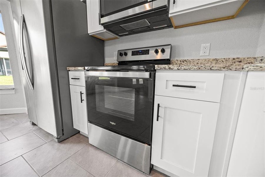 Close-up of interior finishes inside a home in , Bushnell (Image 17).
