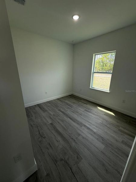 Spacious, unfurnished interior of a new home in , Ocala (Image 9).