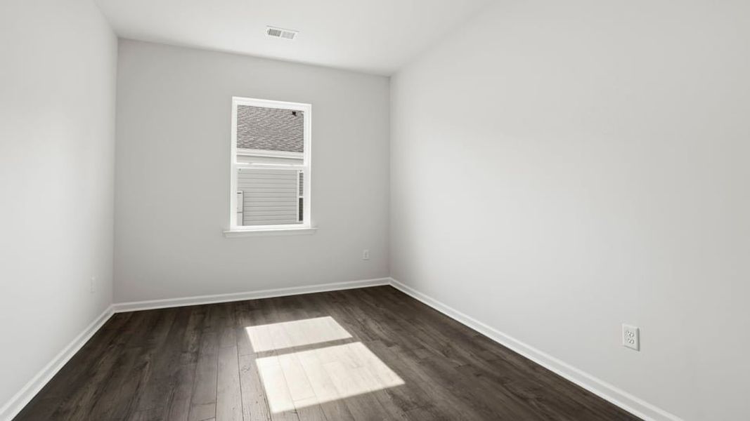 Spacious, unfurnished interior of a new home in Hunters Ridge, Woodruff (Image 18).
