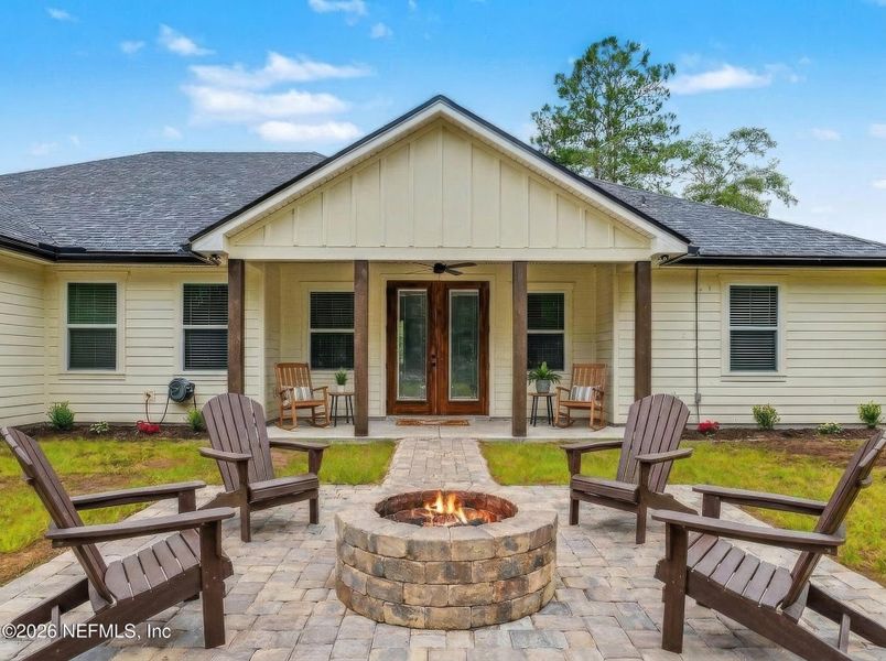 Exterior details and patio area of a home in , Callahan (Image 32).