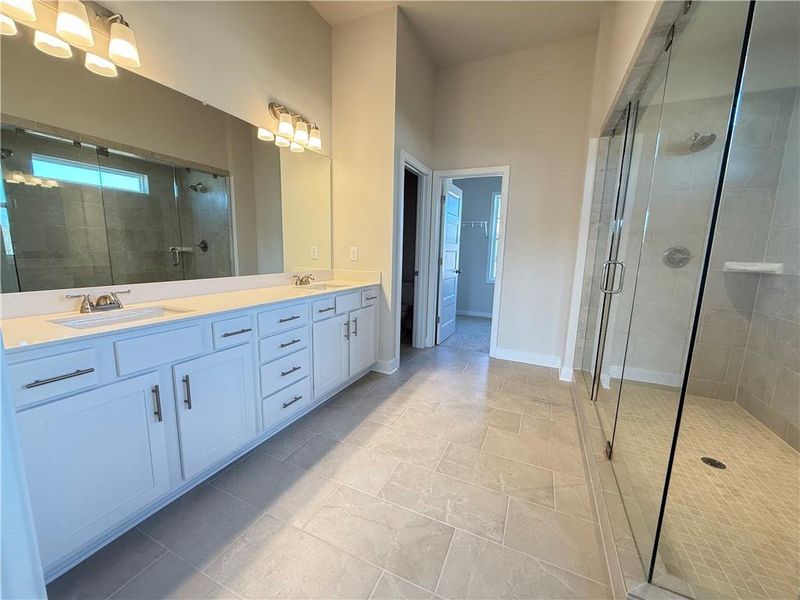 Furnished interior view inside a new home in Ponderosa Farms Manor, Gainesville (Image 14).