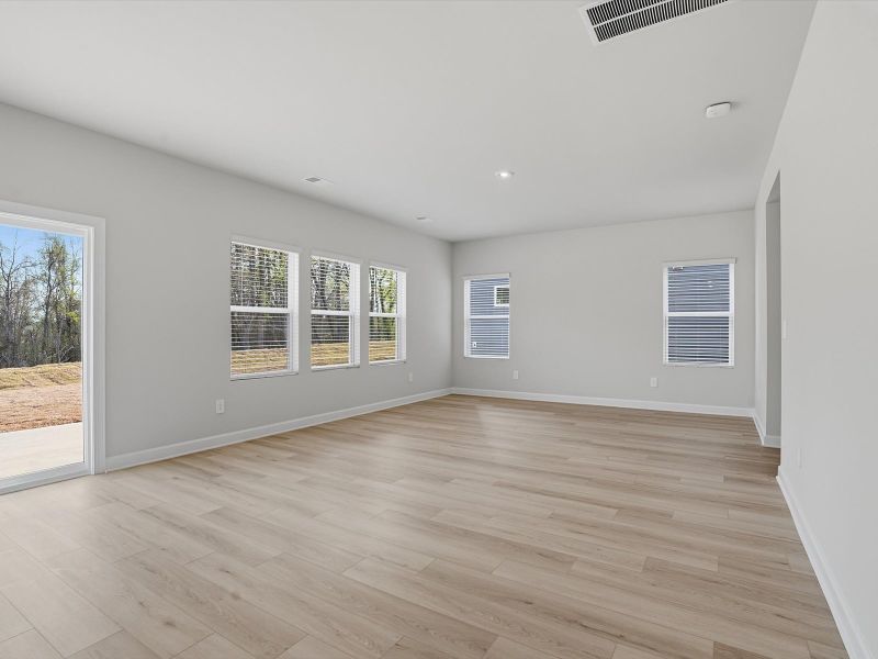 Spacious, unfurnished interior of a new home in Collier Ridge, Moore (Image 12).