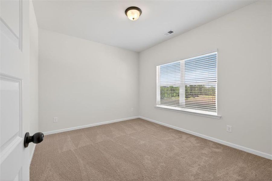 Spacious, unfurnished interior of a new home in Oakmont, Dallas (Image 28).