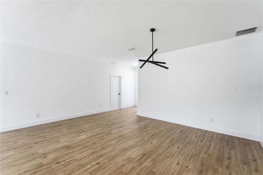 Spacious, unfurnished interior of a new home in , Citrus Springs (Image 14).