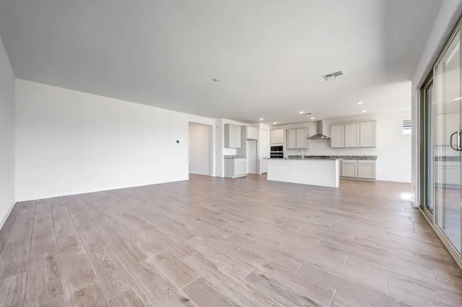 Spacious, unfurnished interior of a new home in Tierra Vistoso, Surprise (Image 11).