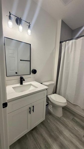 Furnished interior view inside a new home in , Ocala (Image 9).