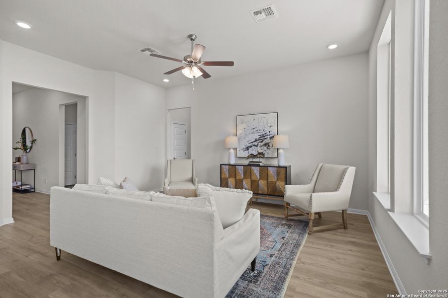Furnished interior view inside a new home in Weltner Farms, New Braunfels (Image 15).