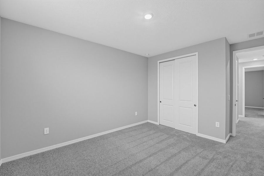 Spacious, unfurnished interior of a new home in Skye Ranch Community Group Page, Sarasota (Image 19).