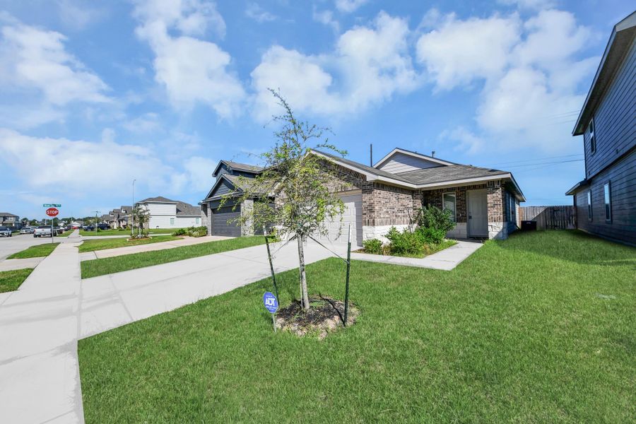 Community amenities in Legacy Park, Houston (Image 36).