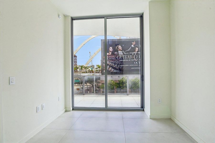 42-web-or-mls-Biscayne Blvd 201-S0409-04
