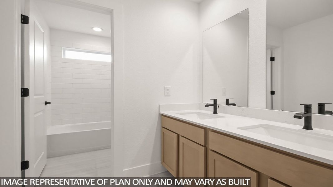Furnished interior view inside a new home in Silverthorne, Conroe (Image 10).