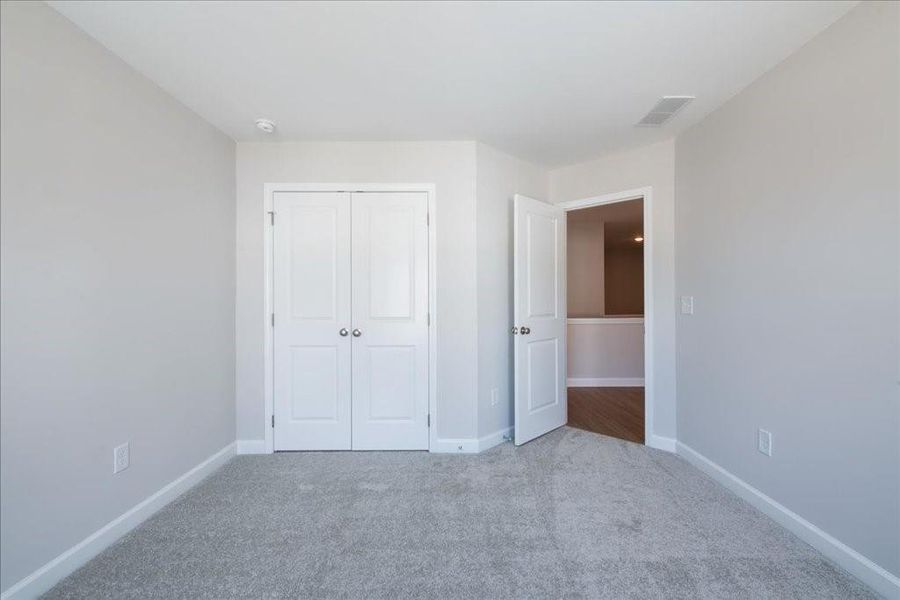 Spacious, unfurnished interior of a new home in Cherokee Township, Acworth (Image 39).
