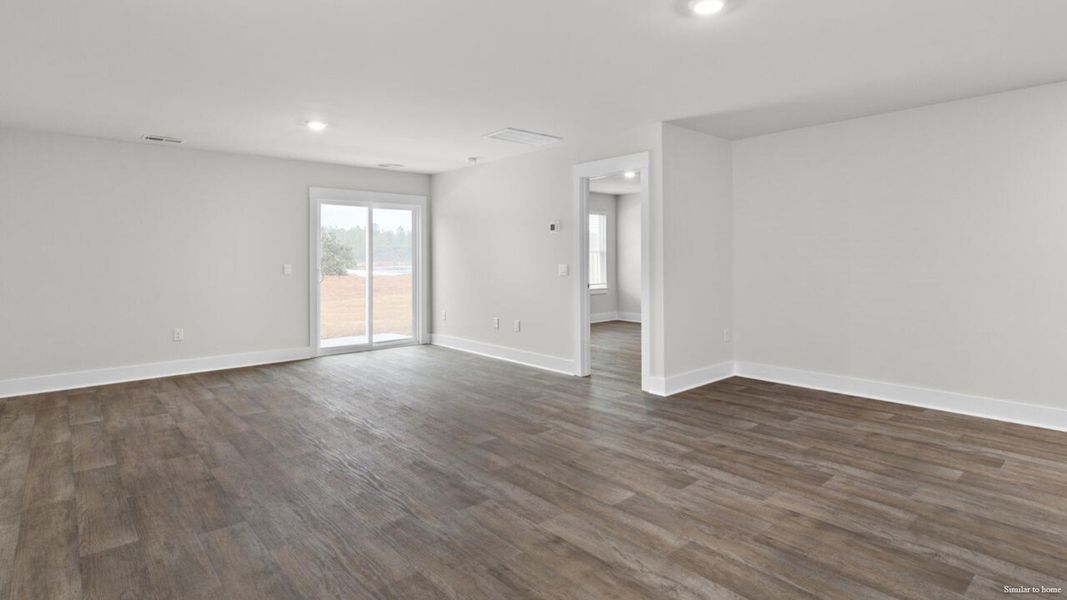 Spacious, unfurnished interior of a new home in Vineyard Trail, Jacksonville (Image 19).