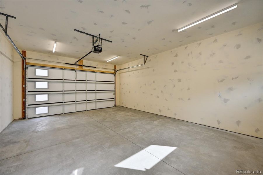 Spacious, unfurnished interior of a new home in , Buena Vista (Image 19).