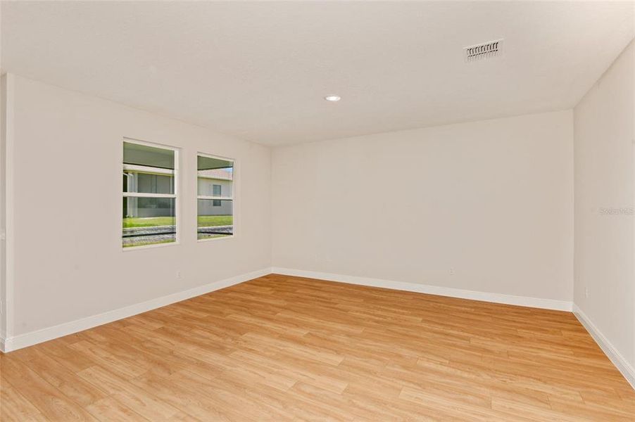 Spacious, unfurnished interior of a new home in Cherrywood Preserve, Ocala (Image 17).