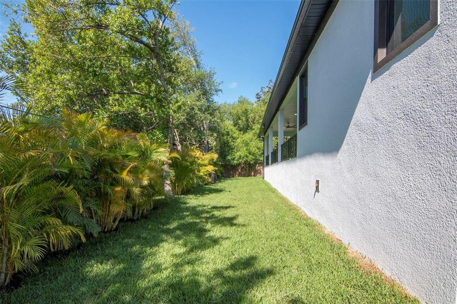 Exterior details and patio area of a home in , Safety Harbor (Image 36).