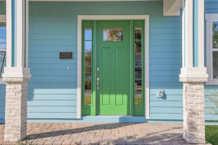 Exterior details and patio area of a home in , St. Cloud (Image 4).