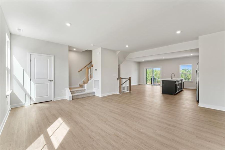 Spacious, unfurnished interior of a new home in Stowe Branch Townhomes, Charlotte (Image 10).