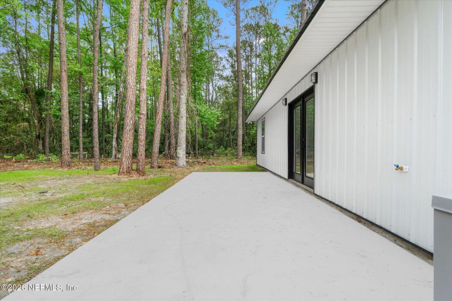 Exterior details and patio area of a home in , Satsuma (Image 19).