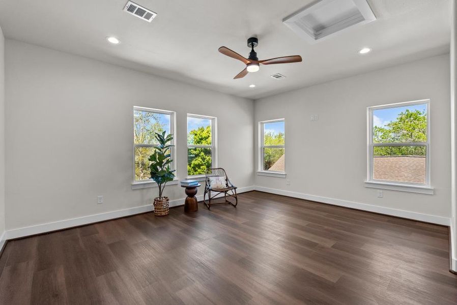Spacious, unfurnished interior of a new home in , Dickinson (Image 31).