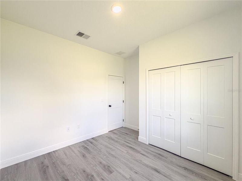 Spacious, unfurnished interior of a new home in , Ocala (Image 20).