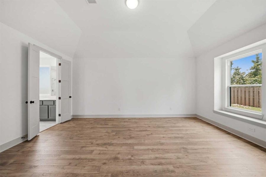 Spacious, unfurnished interior of a new home in COLTON, Todd Mission (Image 18).