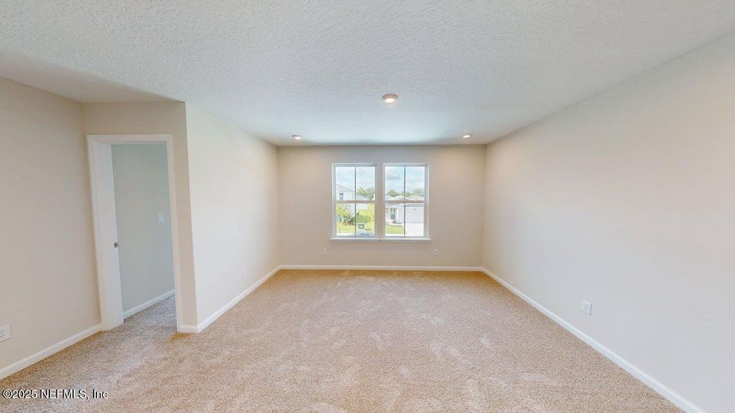 Spacious, unfurnished interior of a new home in Sandridge Hills, Green Cove Springs (Image 15).