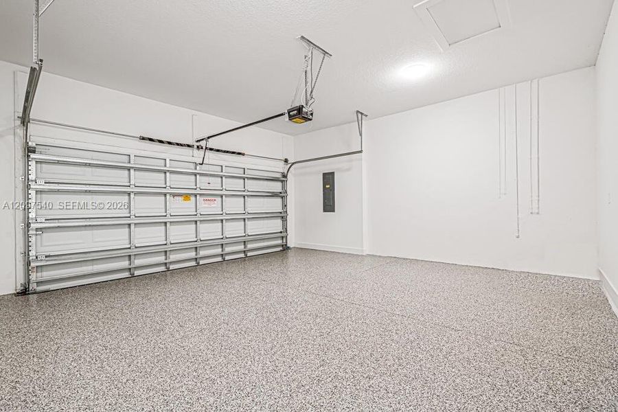 Spacious, unfurnished interior of a new home in , Westlake (Image 22).