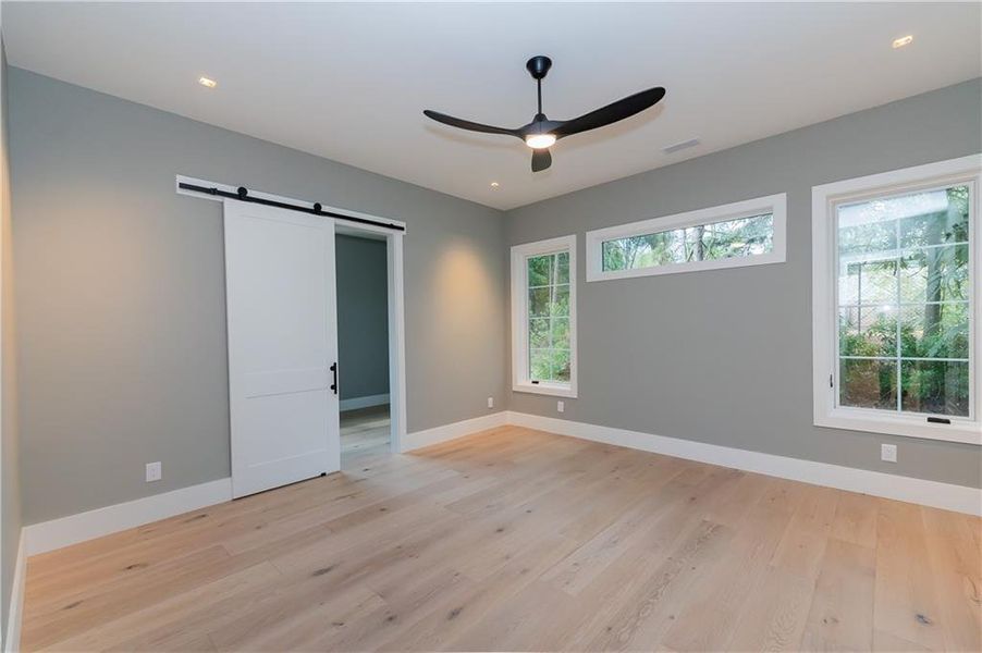 Spacious, unfurnished interior of a new home in , Marietta (Image 26).