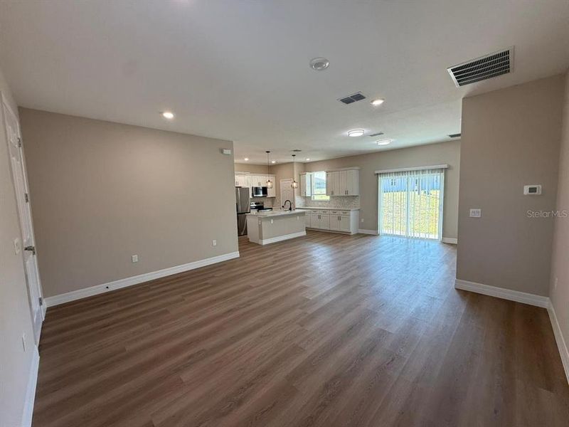 Spacious, unfurnished interior of a new home in , Ocala (Image 25).