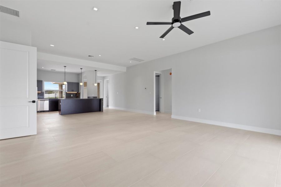 Spacious, unfurnished interior of a new home in , Port St. Lucie (Image 38).
