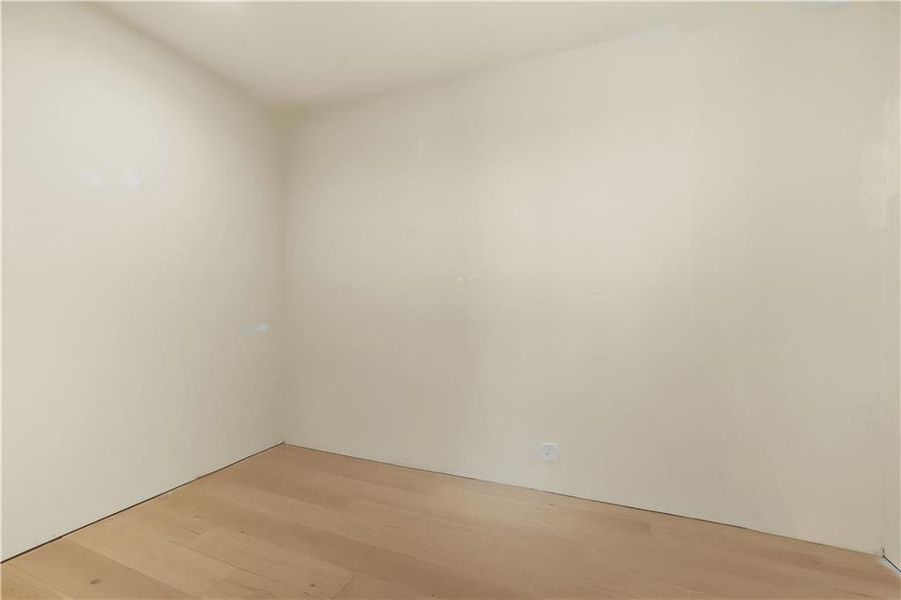 Spacious, unfurnished interior of a new home in , Atlanta (Image 22).