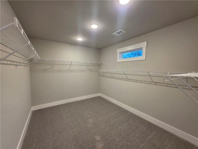 Spacious, unfurnished interior of a new home in , Statham (Image 20).