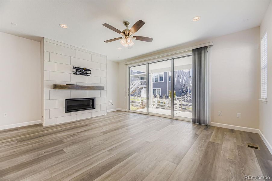 Spacious, unfurnished interior of a new home in , Aurora (Image 14).