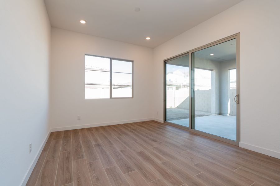Spacious, unfurnished interior of a new home in Waterston Central, Gilbert (Image 10).