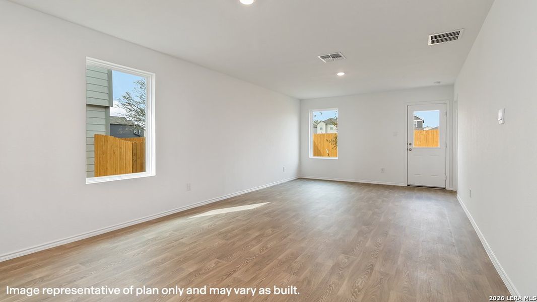 Spacious, unfurnished interior of a new home in Blue Ridge Ranch, San Antonio (Image 13).