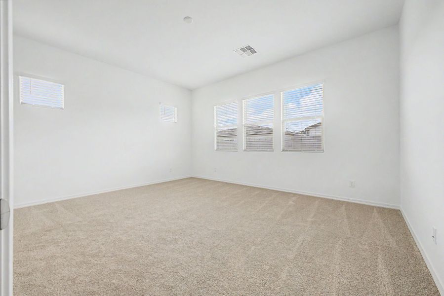 Spacious, unfurnished interior of a new home in Empire Pointe, Queen Creek (Image 13).