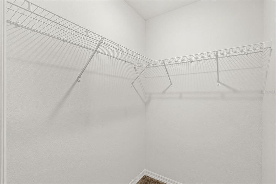 Spacious, unfurnished interior of a new home in Shenandoah Reserve, Orlando (Image 24).