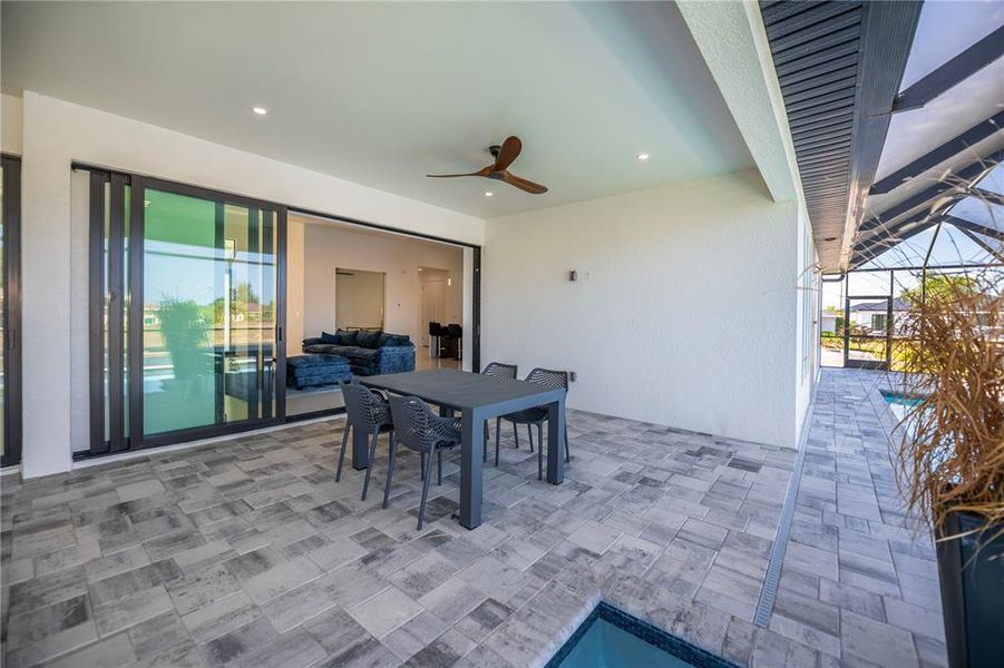 Exterior details and patio area of a home in , Port Charlotte (Image 33).