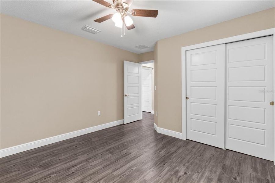 Spacious, unfurnished interior of a new home in , Citrus Springs (Image 16).