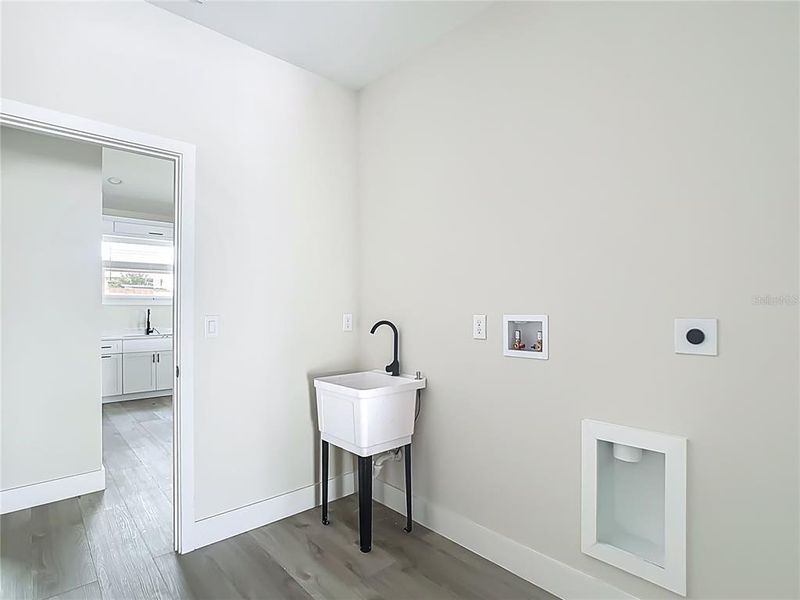 Furnished interior view inside a new home in , Ocala (Image 5).