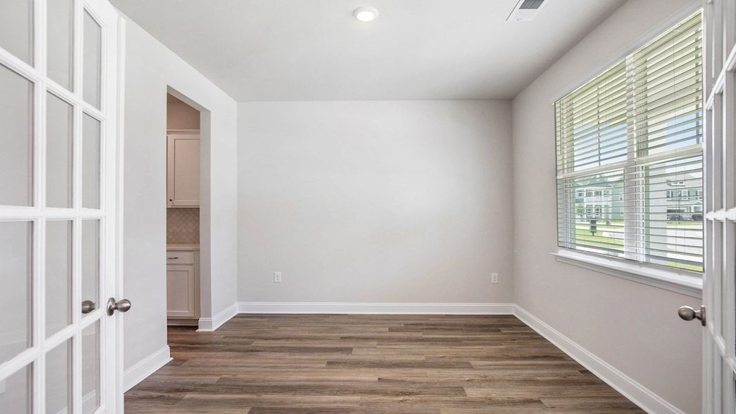 Spacious, unfurnished interior of a new home in Auberon Woods, Conway (Image 13).
