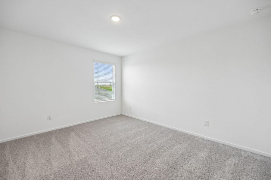 Spacious, unfurnished interior of a new home in Stokesbury, Waller (Image 25).