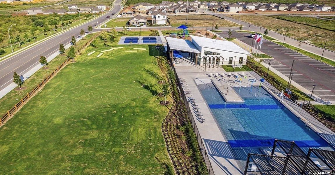 Community amenities in , Converse (Image 21).