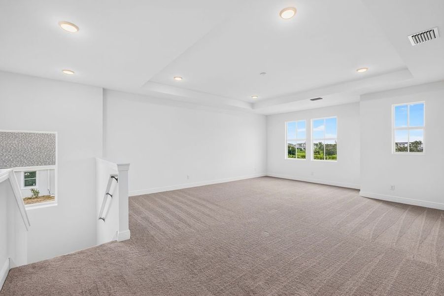 Spacious, unfurnished interior of a new home in The Sanctuary – Royal Collection, Punta Gorda (Image 25).