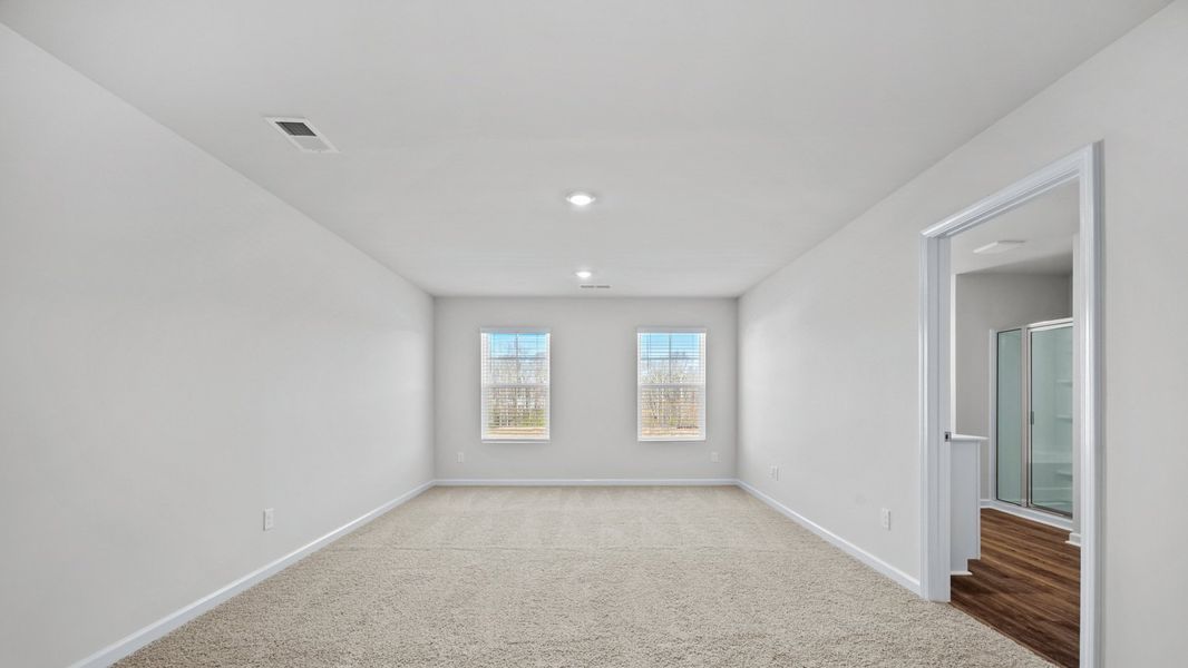 Spacious, unfurnished interior of a new home in Poplar Preserve, Newnan (Image 26).