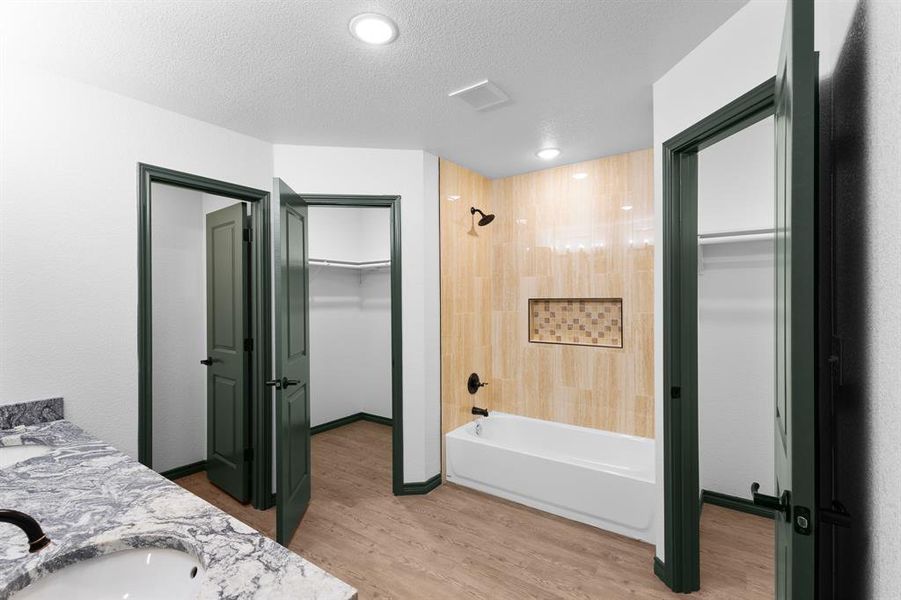 Furnished interior view inside a new home in , Nocona (Image 11).